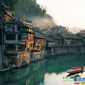 喜樂F線：（熱賣）天門山、天子山、袁家界、鳳凰古城純玩四日游