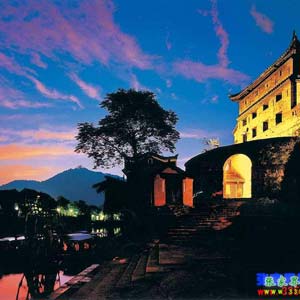 喜樂L線：天門山、張家界、袁家界、猛洞河、鳳凰古城超經(jīng)典五日游