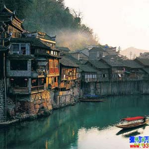 時尚商務(wù)C線：張家界、天門山、鳳凰古城四日游